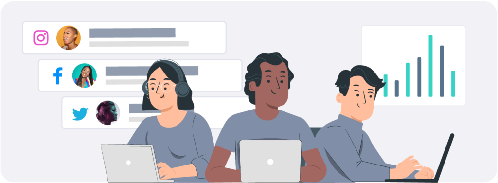 Tres personas trabajando en el ordenador con ejemplos de publicaciones en redes sociales y un gráfico detrás de ellas